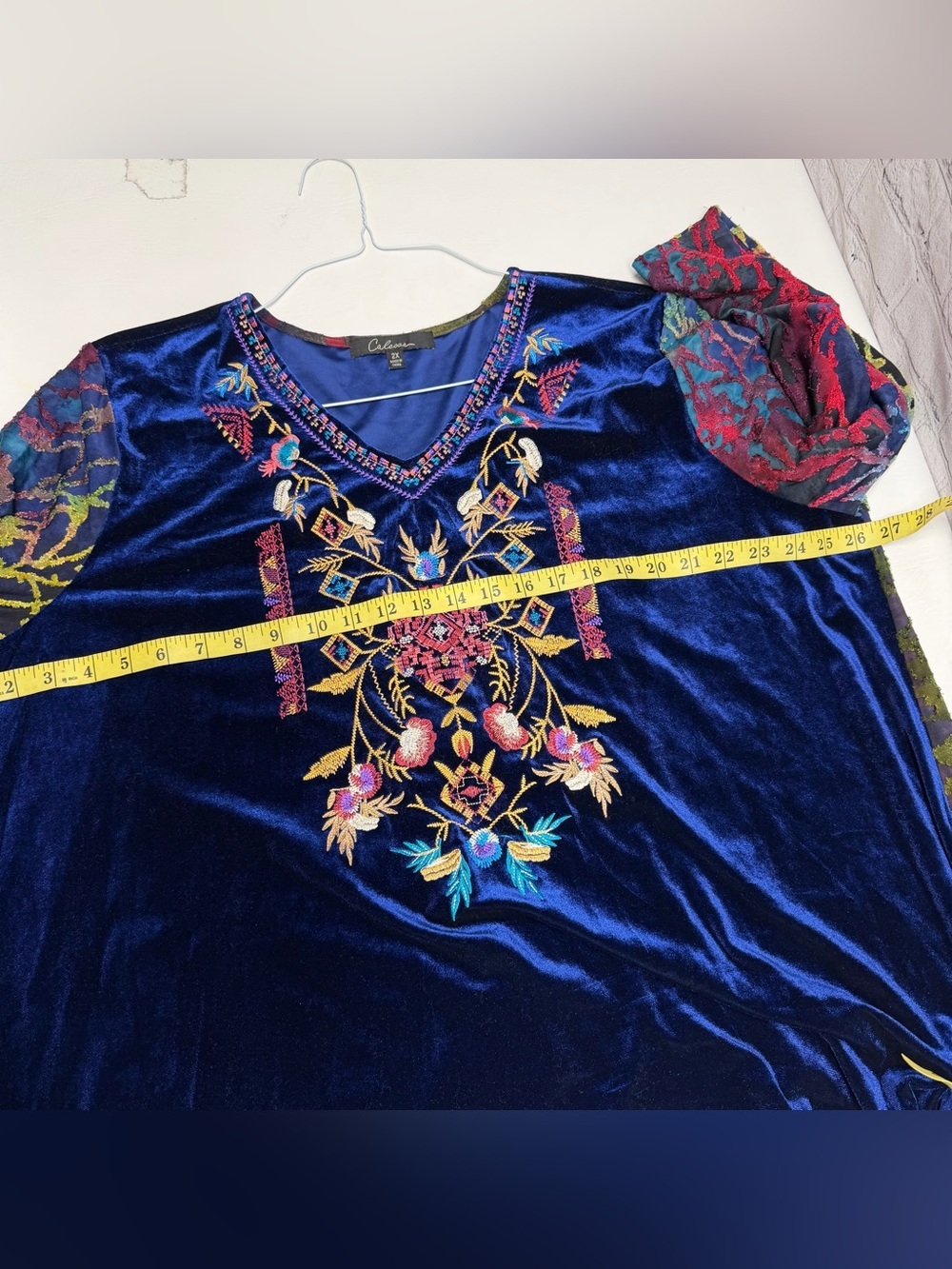 Caleaas Embroidered Velvet V-Neck Tunic - Navy size 2X - Picture 4 of 9